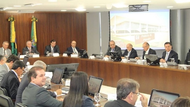 Governadores e Temer durante reunião na última terça 