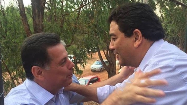 Marconi cumprimenta Talles Barreto | Foto: Facebook 