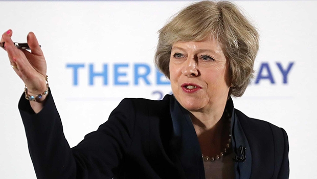 Primeira-ministra britânica Theresa May aferra-se ao conceito que se mostrou uma armadilha: “Brexit é Brexit”