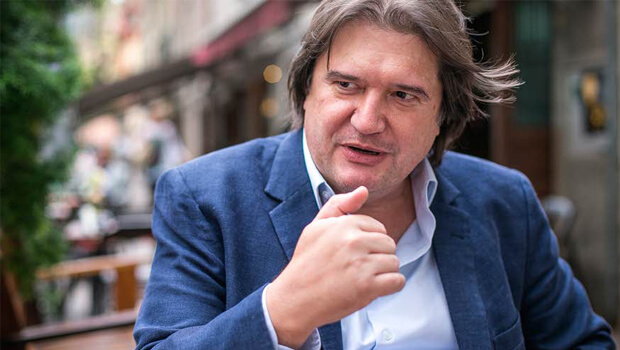 Professor Pedro Serrano, da PUC-SP: América Latina estaria passando por processo de “substituição da farda pela toga” | Foto: Divulgação