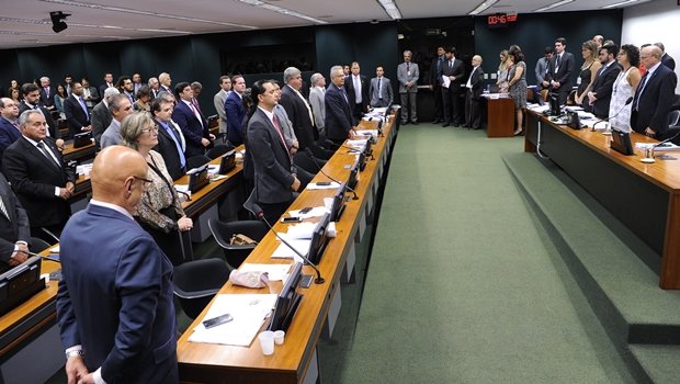 Comissão na abertura dos trabalhos | Foto: Lúcio Bernardo Filho
