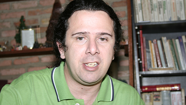 Psicólogo Jorge Monteiro: “Fiquei cego total com a medicina cubana. Era propaganda enganosa” | Foto: Fernando Leite/Jornal Opção