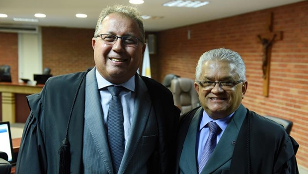 Atual presidente Desembargador Ronaldo Eurípedes e o eleito Eurípedes Lamonier | Foto TJ-TO