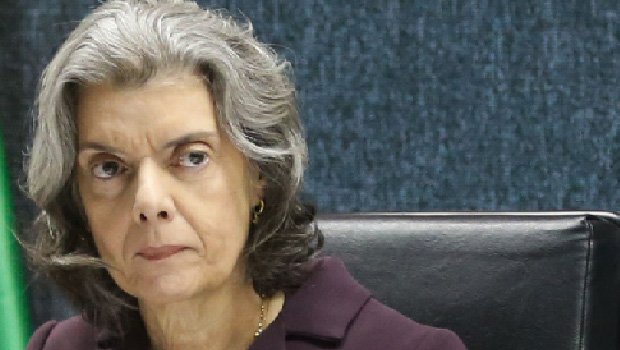 Cármen Lúcia, presidente do Supremo Tribunal Federal, pode assumir a Presidência da República? Do jeito que as coisas andam, nada mais é impossível