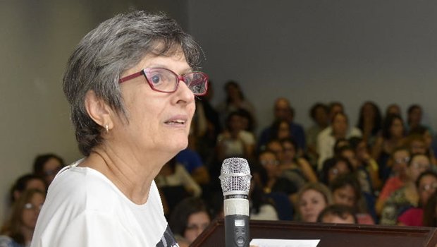 Professora Celina Turchi esteve na UFG em dezembro do ano passado para falar sobre a relação entre microcefalia e Zika vírus | Foto: Reprodução / Ascom UFG