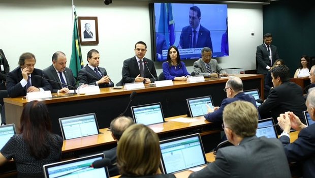 Comissão especial deve acrescentar defesa do direito à vida "desde a concepção" a proposta de ampliação da licença maternidade | Foto: Divulgação