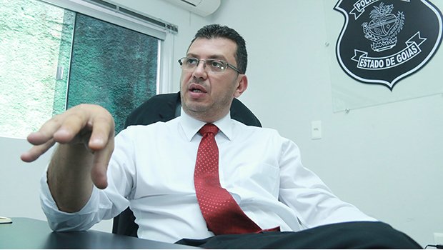 Douglas Pedrosa lembra que a análise de multas e imagens de circuitos de segurança ajudaram a precisar características do suspeito | Foto: Fernando Leite / Jornal Opção 