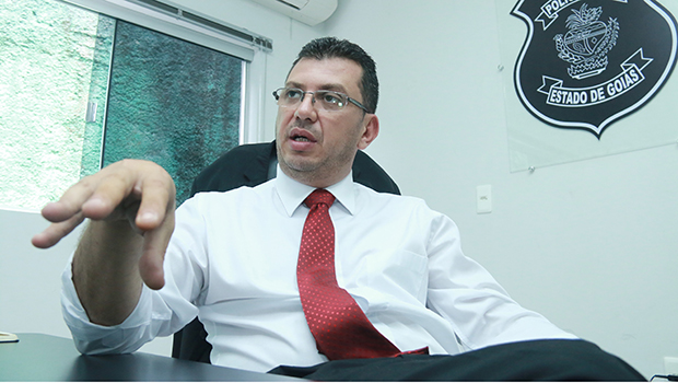 Douglas Pedrosa lembra que a análise de multas e imagens de circuitos de segurança ajudaram a precisar características do suspeito | Foto: Fernando Leite / Jornal Opção