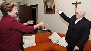 Dilma Rousseff, presidente que sofreu impeachment, era aliada-amiga de d. Paulo Evaristo Arns | Foto: Roberto Stuckert Filho