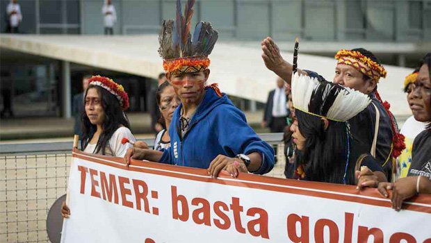 Indígenas fazem protesto exigindo o cumprimento da demarcação de suas terras: compromisso sempre adiado | Foto: Divulgação 
