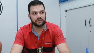Agente Wendel Souza lembra que foram muitos os dias que trabalhou além do expediente para evitar que novas mortes acontecessem | Fotos: Fermando Leite / Jornal Opção