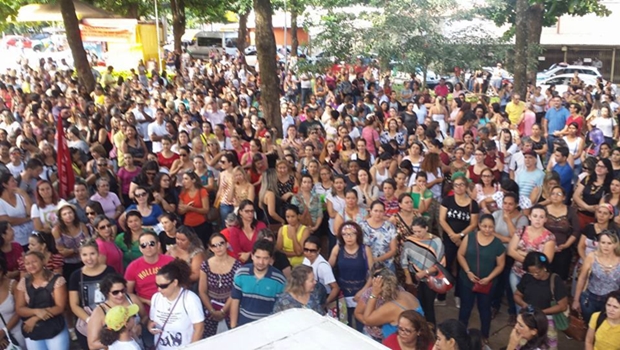 Manifestação ato protesto educação sme professores goiania