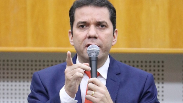 O deputado estadual Alysson Lima (PRB) Cobra celeridade na entrega de documentos solicitados ao governo estadual_Jornal Opção