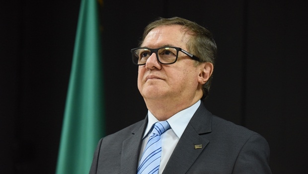 O ministro da Educação, Ricardo Vélez, afirmou que não vai entregar o cargo. Ele disse que não conversou com o presidente Jair Bolsonaro (PSL) sobre o assunto, mesmo após o presidente ter sinalizado sua possível demissão_Jornal Opção