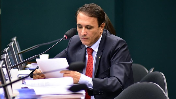 O presidente Jair Bolsonaro (PSL) indicou o deputado federal Carlos Henrique Gaguim, do DEM-TO, para ser um dos vice-líderes do governo na Câmara_jornal Opção