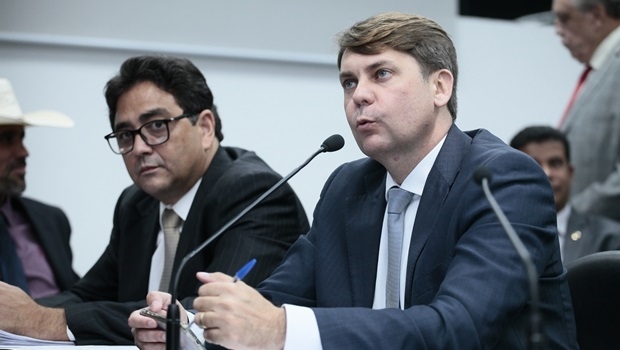 Base e oposição chegam a acordo sobre orçamento impositivo na Alego