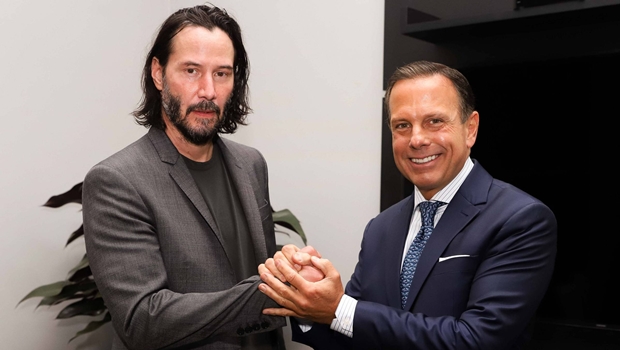 Keanu Reeves se reúne com Dória para filmagem de nova série em SP