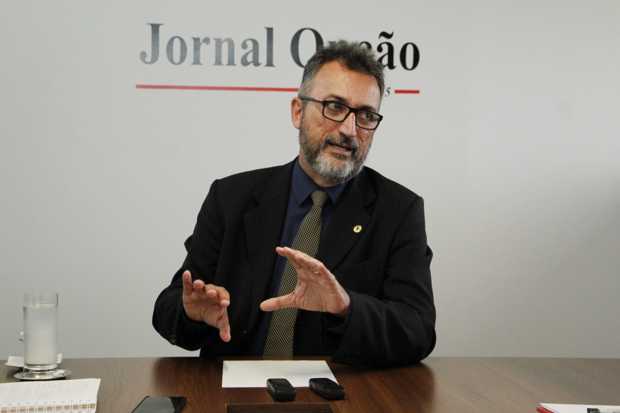 Humberto Aidar cobra cargos de Caiado. Fotos: Fábio Costa / Jornal Opção