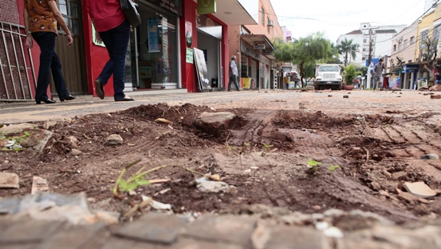 Comerciantes da Rua do Lazer sofrem impactos após primeira semana de revitalização