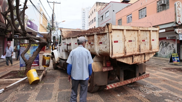 Comerciantes da Rua do Lazer sofrem impactos após primeira semana de revitalização