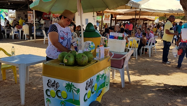 Vendedor ambulante na Feira Agrotins, em Palmas, capital do Tocantins. Jornal Opção

