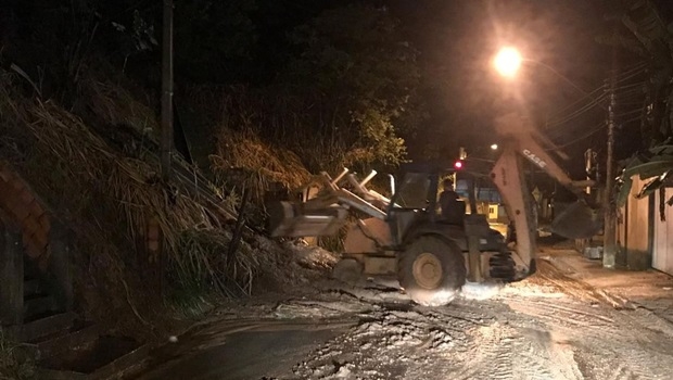 Após estragos da chuva, municípios do Rio tentam reduzir danos