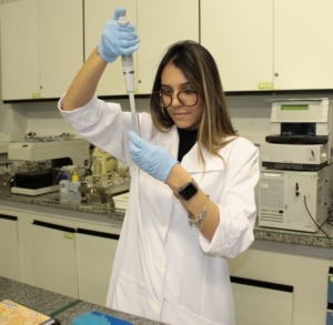 Sarah Rodrigues da UFG trata cocaína nanotecnologia
