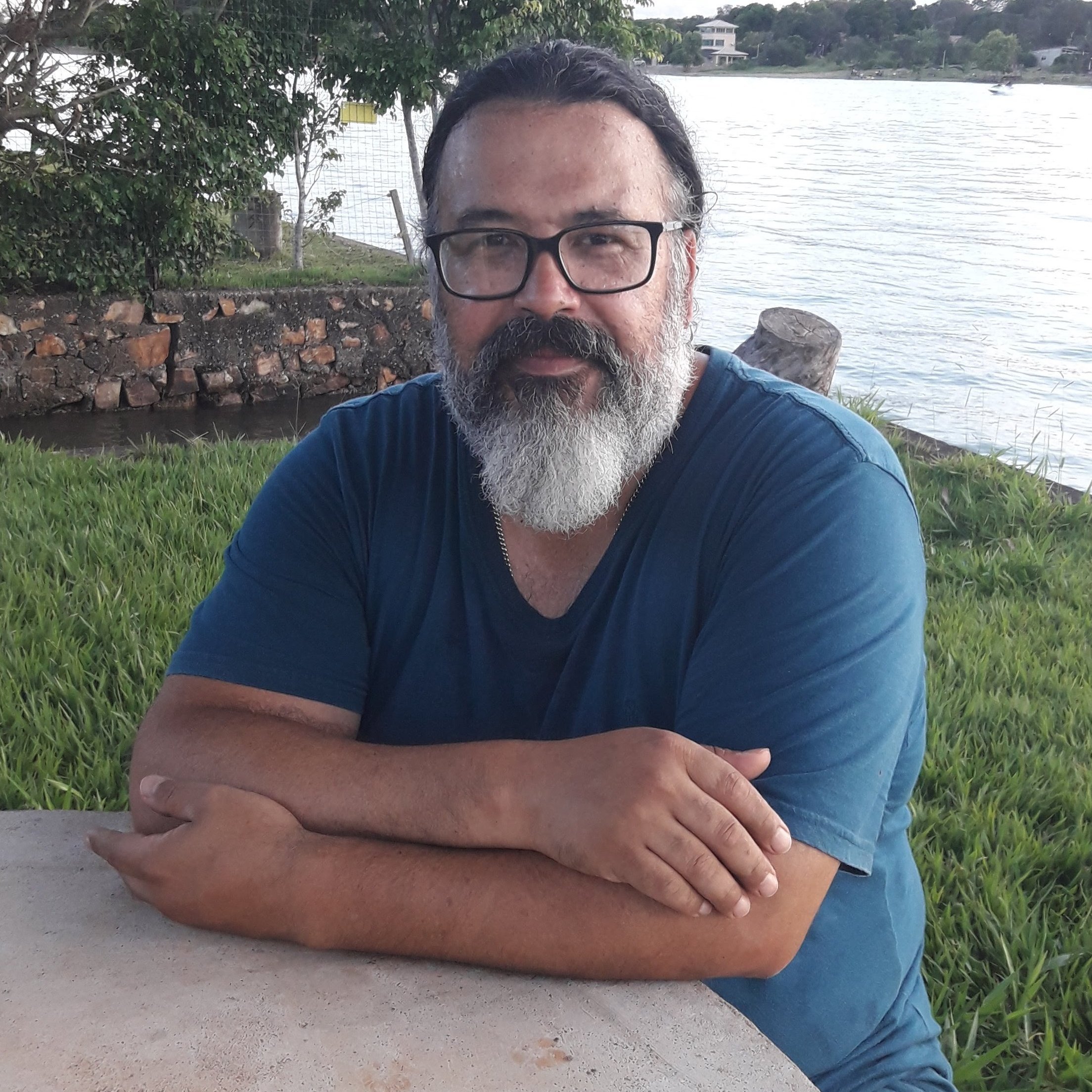 Lúcio Big investiga a Cota Executiva para Atividade Parlamentar