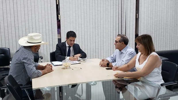 Hutrin só tem atendido casos urgentíssimos, e prefeito de Trindade cobra medidas do Governo Hutrin só tem atendido casos urgentíssimos, e prefeito de Trindade cobra medidas do Governo