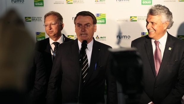 Presidente Jair Bolsonaro (sem partido) e governador Ronaldo Caiado (DEM) fortalecem laços e apostas do governo federal são testadas no Estado