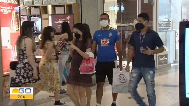 Shoppings reabertos Aparecida de Goiânia 2 - Foto Reprodução TV Anhanguera