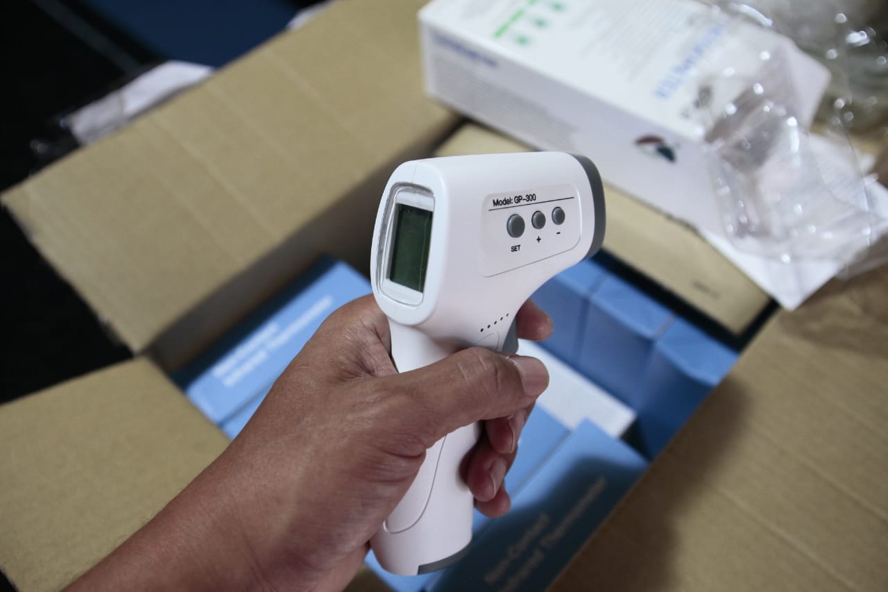 Termômetro adquirido pelo Colégio Integrado: equipamento básico | Foto: Fernando Leite / Jornal Opção