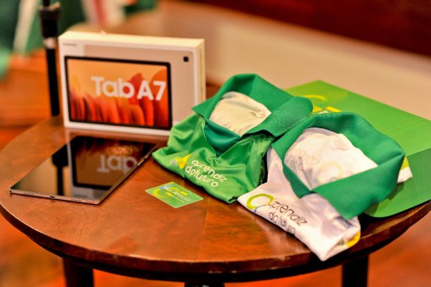 O programa Aprendiz do Futuro oferece 5 mil vagas para jovens em busca do primeiro emprego. | Foto: divulgação.