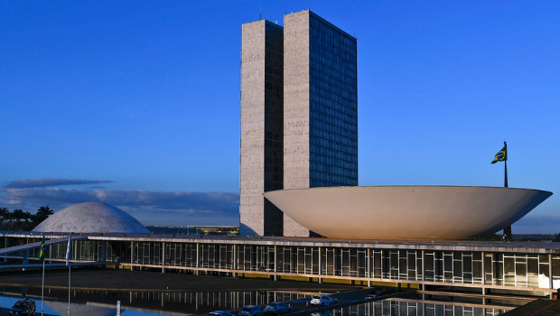 congresso-nacional-brasilia-parlamentares-senadores