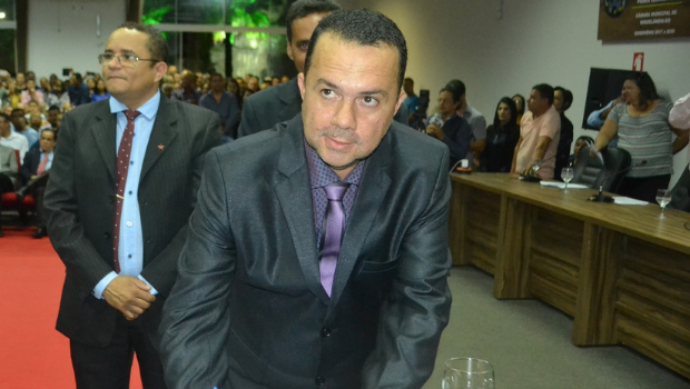 Prefeito de niquelândia fernando