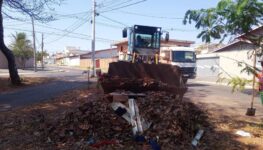 goiânia-limpeza-comurg-praça