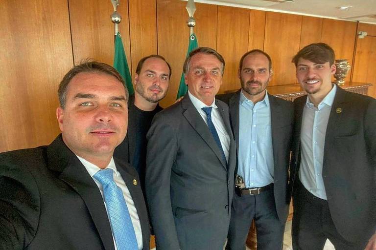 flávio, carlos, eduardo, renan e jair bolsonaro