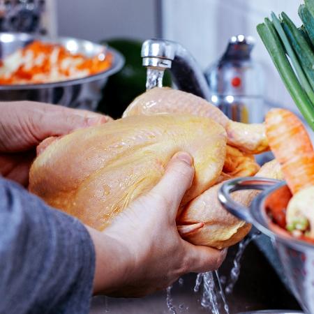 riscos-saúde-higiene-cozinha-alimentos-lavar