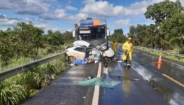 acidente-ônibus-carro-mortes