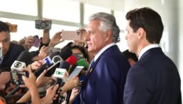 Governador Ronaldo Caiado concede entrevista coletiva para a imprensa nacional | Foto: Cristiano Borges