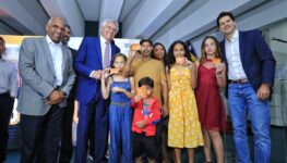 Governador Ronaldo Caiado, prefeito Rogério Cruz e membros da CMTC anunciaram bilhetagem que permite que até seis membros de uma mesma família utilizem o transporte público e a renovação da frota com a compra de 80 novos veículos, além de 114 ônibus elétricos para o Eixo Anhanguera