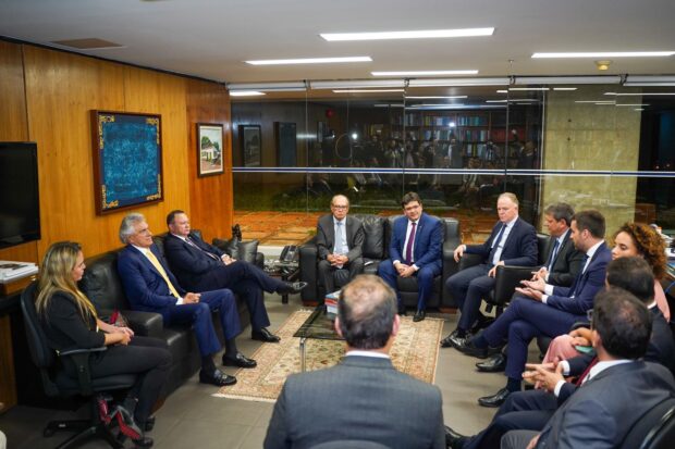 Encontro de governadores em Brasília: amenizar perdas de arrecadação  | Foto:  Júnior Guimarães
