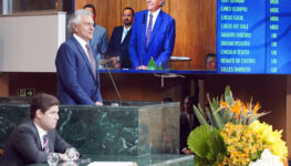 Governador participar de posse de diretores da Alego | Foto: Carlos Costa