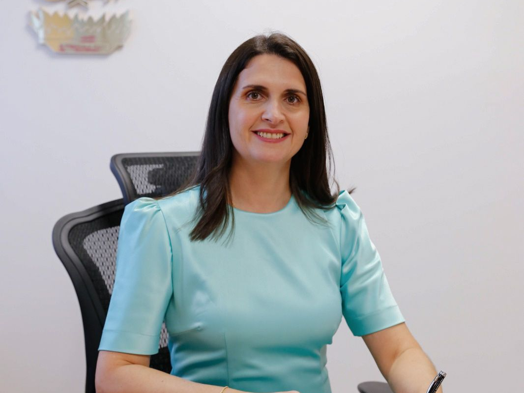 Vivian Naves