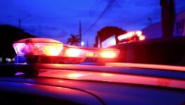 Mulher teria sido aborda por policiais sem fardas e em carros descaracterizados | Foto: reprodução