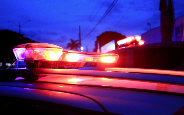 Mulher teria sido aborda por policiais sem fardas e em carros descaracterizados | Foto: reprodução