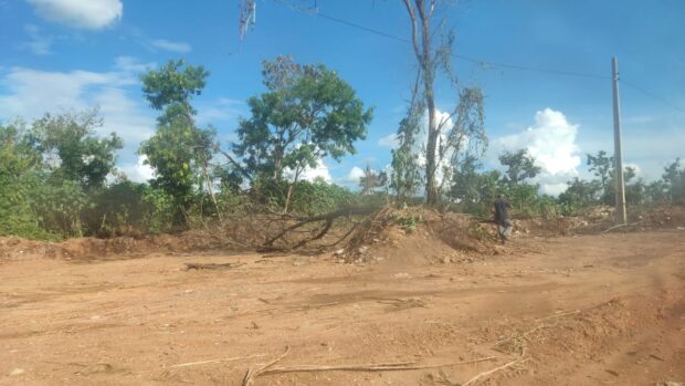 Flagrante de constantes crimes ambientais na Serra da Areia, em Aparecida de Goiânia | Foto: Juliano Camargo 