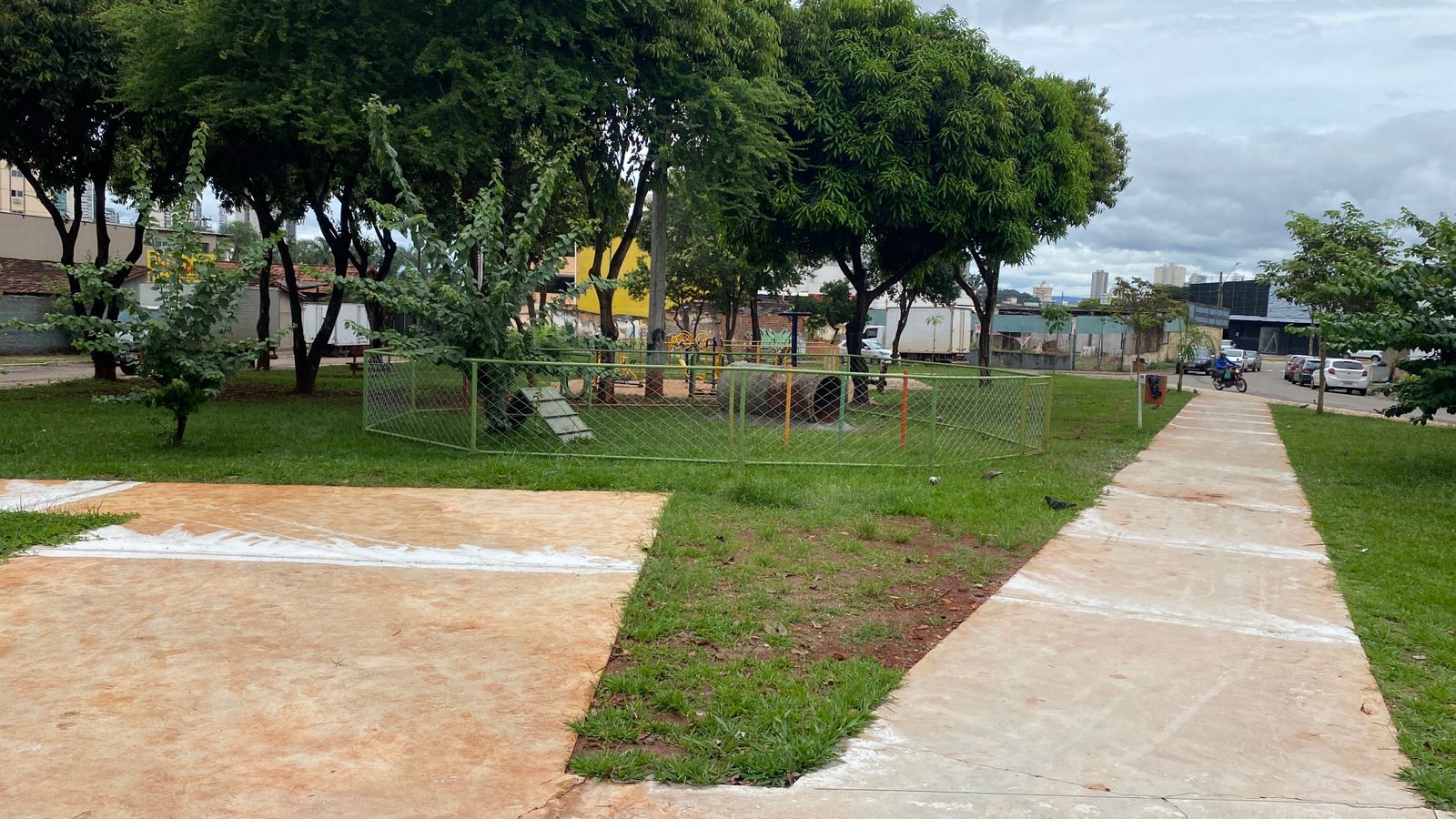 Praças no setor Pedro Ludovico passaram por revitalização liderada pela Comurg. | Foto: Prefeitura de Goiânia.