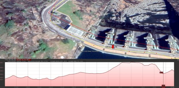 Barragem da Serra da Mesa com detalhe para o nível 451 na superfície da pista sobre o vertedouro | Foto: reprodução 