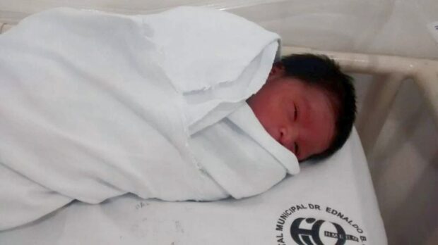 Bebê filho de sobrevivente Avá-Canoeiro | Foto: divulgação